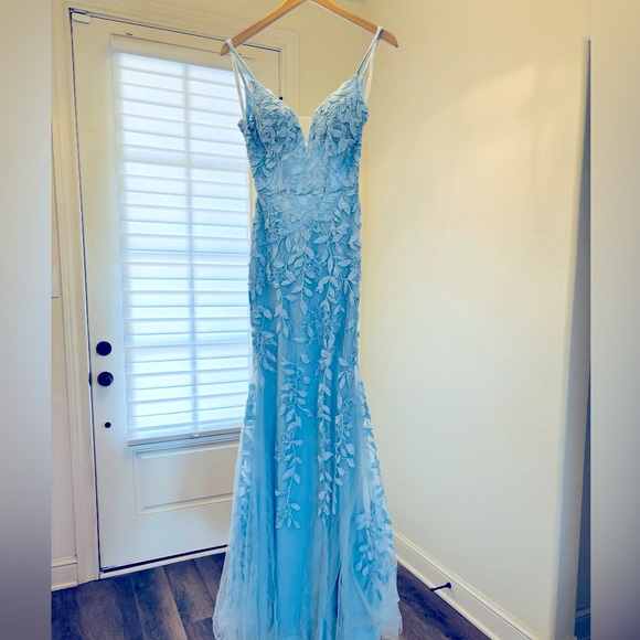 AMARRA Dresses & Skirts - Amarra Light Blue Floral Prom Dress Size 2
